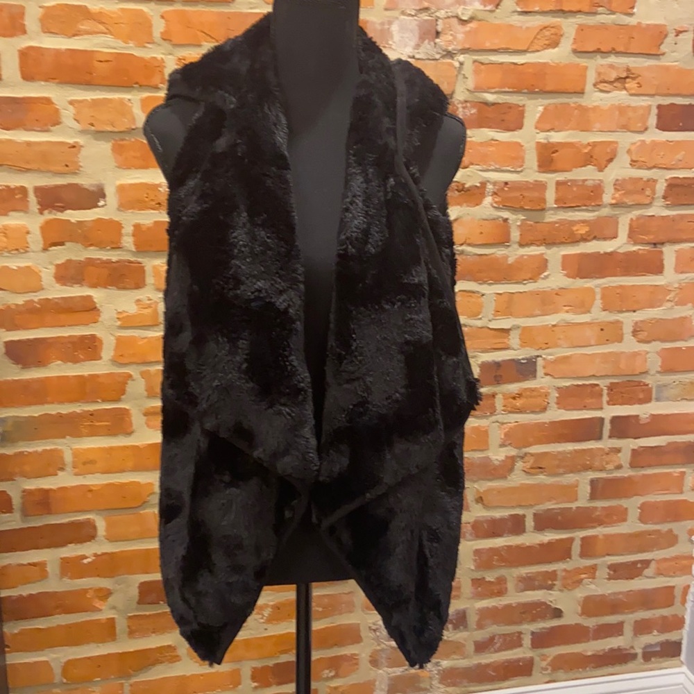 Jack by BB Dakota Black Faux Fur Vest